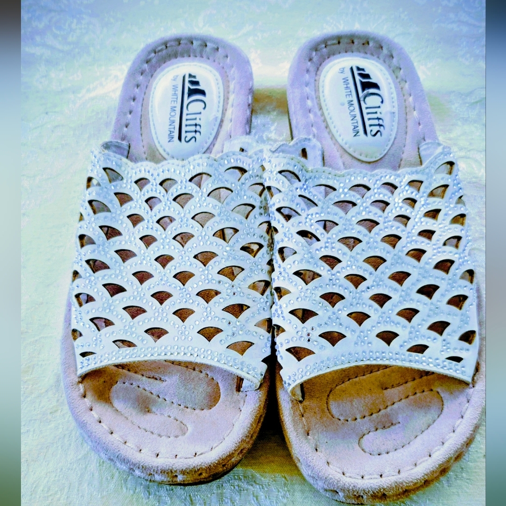 White Mountain Women's Cream Cutout Sandals